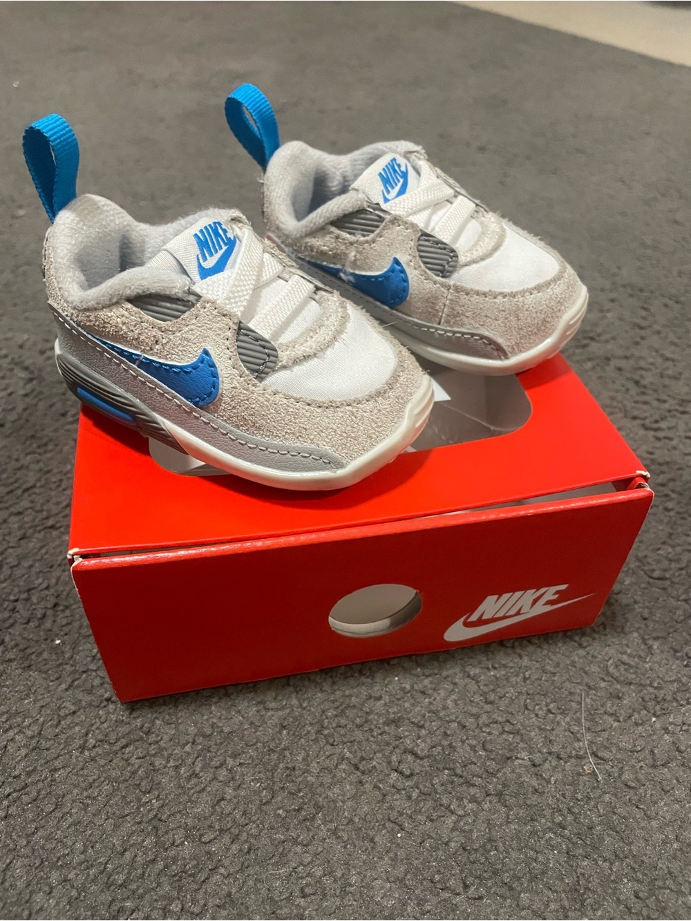 Nike Crib Shoes - Picture 1 of 5